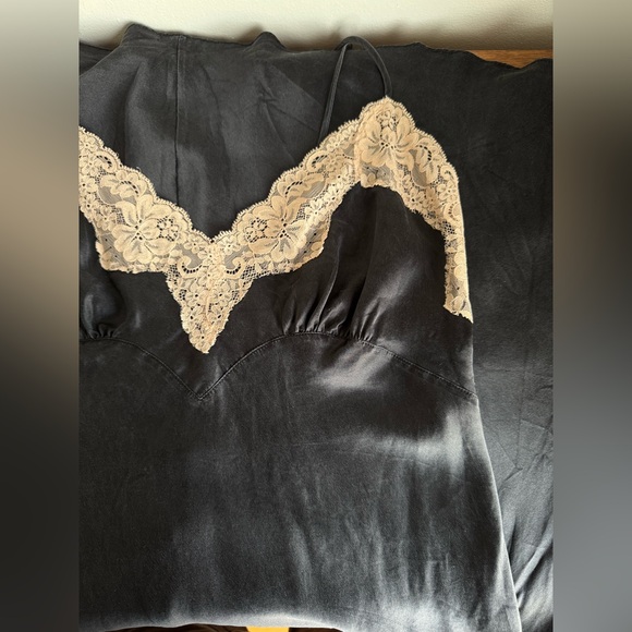 Victoria's Secret Vintage 2003 Black and Cream Silk Slip Dress with Lace Medium - Picture 5 of 7